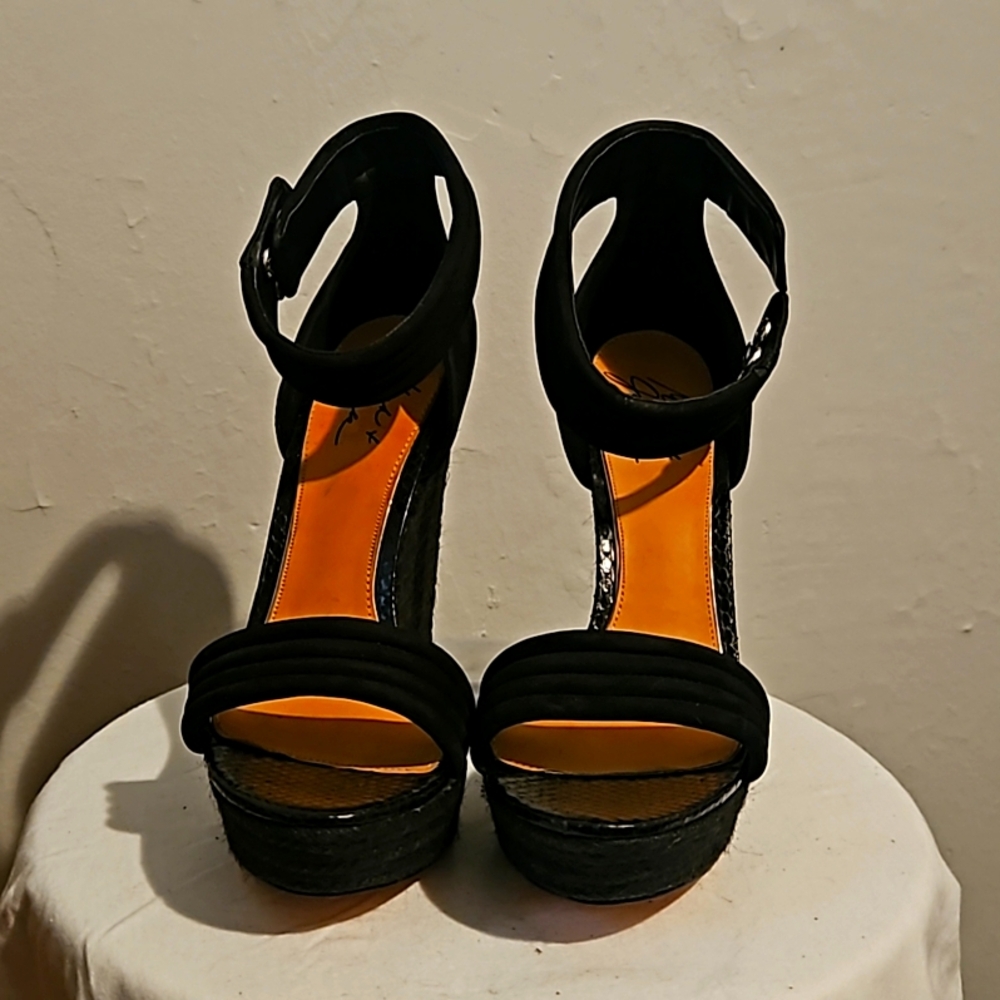 BLACK SIZE 10 MARK AND JAMES SUEDE WEDGE ESPIDRILLE